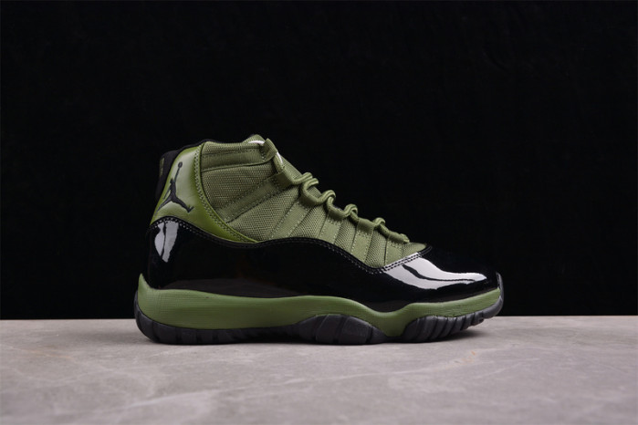 AIR JORDAN 11