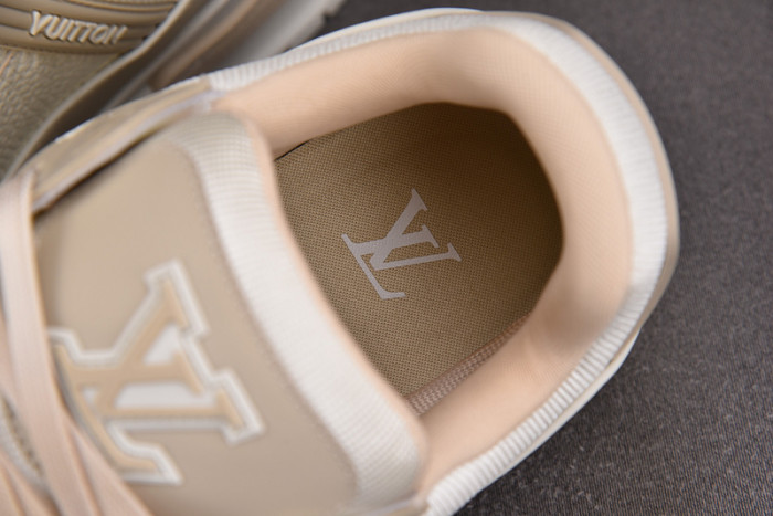 LV TRAINER SNEAKER LV-000587