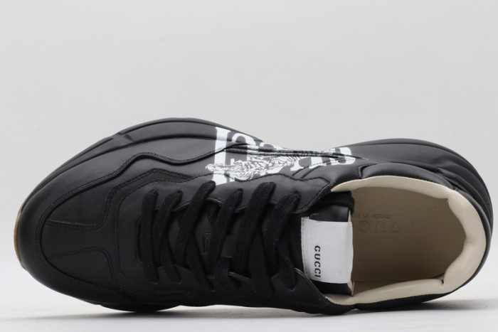 G*u*i* trainer sneaker38