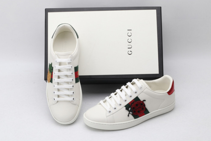 G*u*i* trainer sneaker55