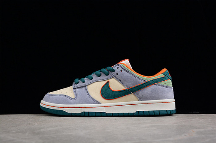 Otomo Katsuhiro x Nike SB Dunk Low "Steamboy OST" LF0039-017