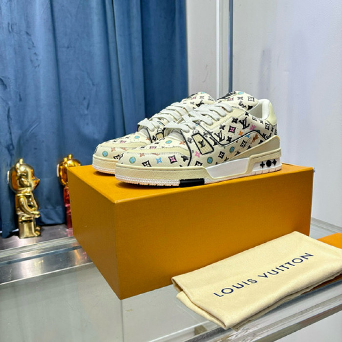 LV SNEAKER LV-000530