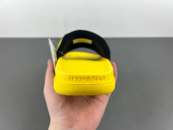 Kobe Bryant x Offcourt Slide