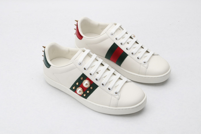 G*u*i* trainer sneaker54