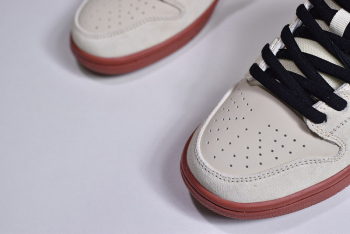 Nike SB Dunk Low Pro Hennessy BQ6817-100